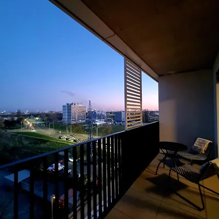 Brand New Luxury Flat, Big Balcony, Free Parking Appartement