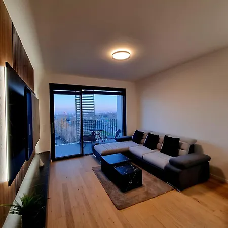 Brand New Luxury Flat, Big Balcony, Free Parking * Pressburg